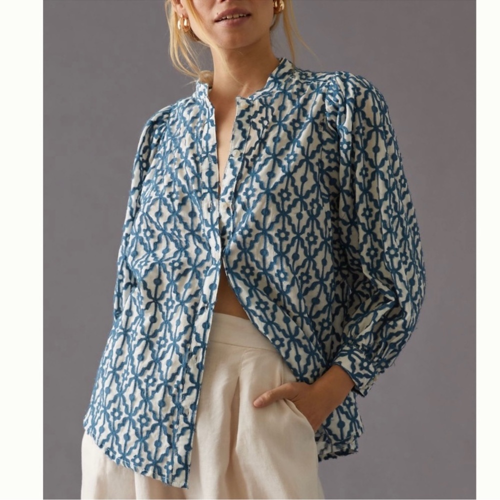 Pilcro Anthropologie Blue and White Embroidered appliqué Patterned Women's Top